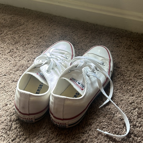 CONVERSE , white , litterally like brand new size 7 woman’s - Picture 5 of 5